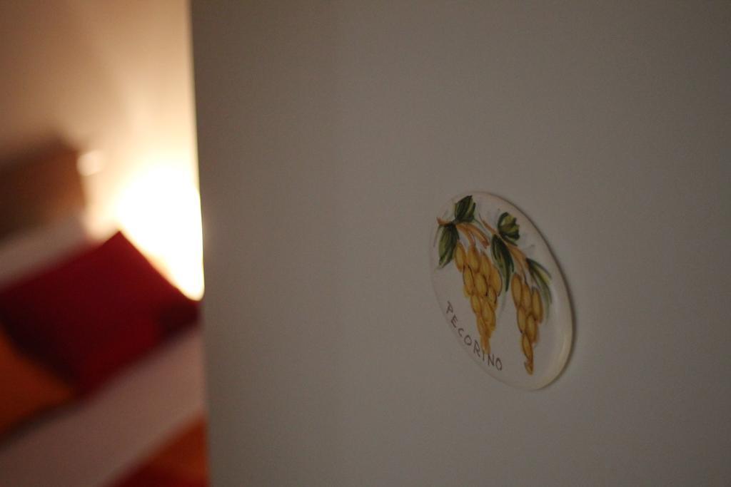 Dimora Rosso Piceno Bed and Breakfast Offida Exteriör bild